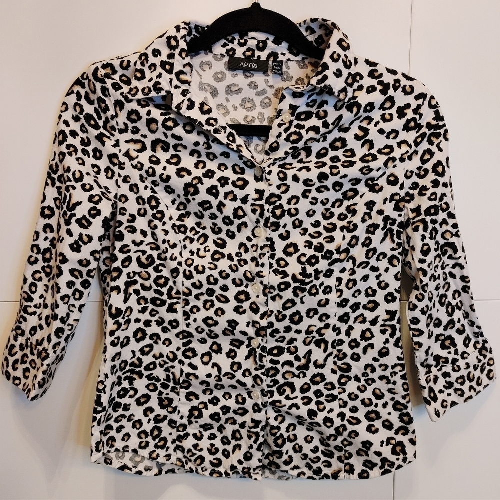 Leopard Button down Blouse - Picture 2 of 8